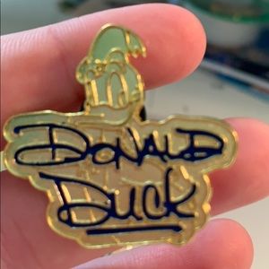 Donald duck disney pin